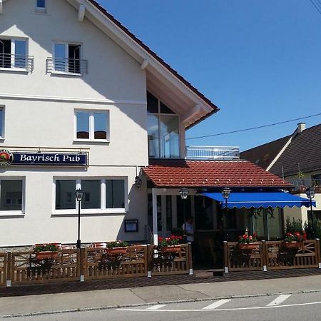 Apartments Zum Bayrisch Pub Вайсенгорн Екстер'єр фото